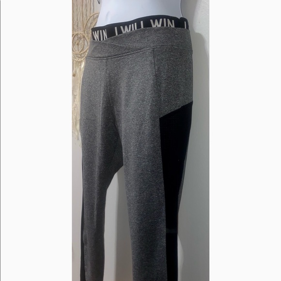 Workout Leggings Size Medium - Picture 3 of 6